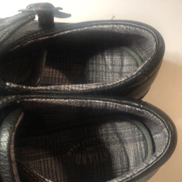 Woman’s EastLand memory foam slip on shoes - Picture 4 of 11